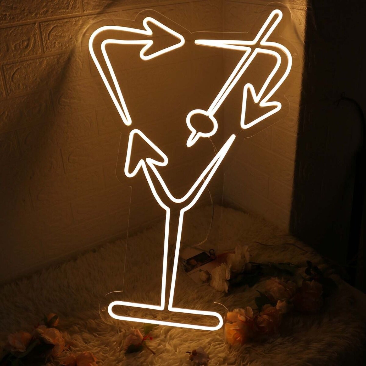 Arrow Cocktails Yellow Neon Sign | Shineneon