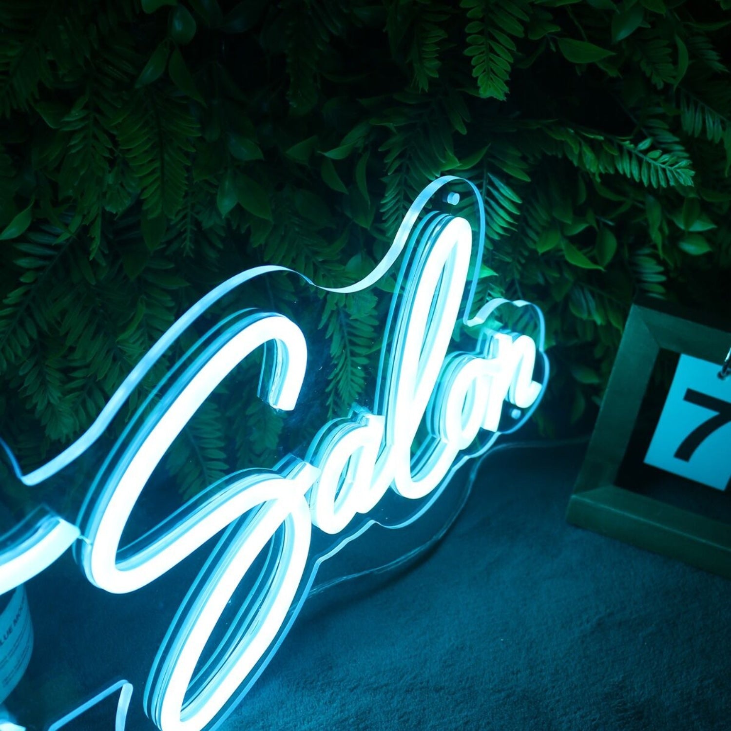 Da Great Salon Blue Led Neon Sign | Shineneon