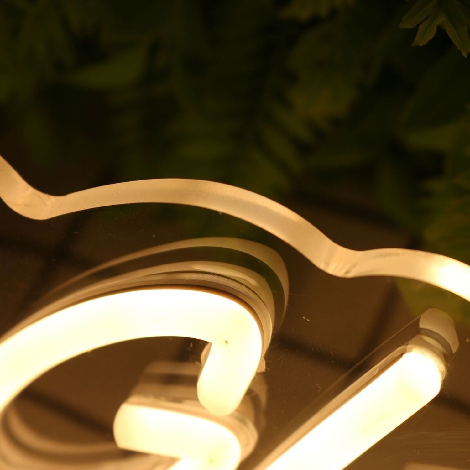 Gg Lash Lounge Yellow Led Neon Sign - Shineneon