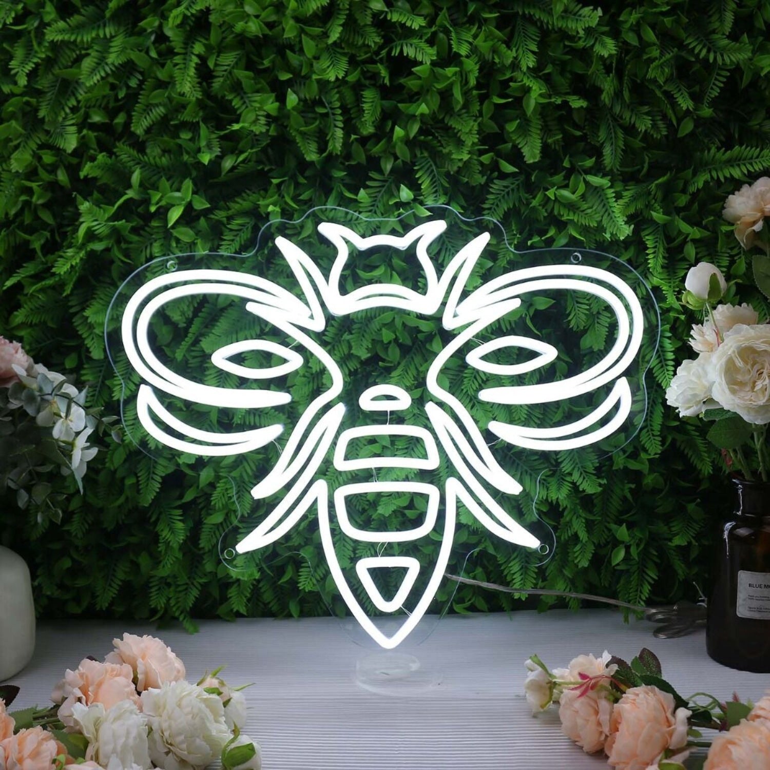 High Detailed Bee White Led Neon Sign - Shineneon
