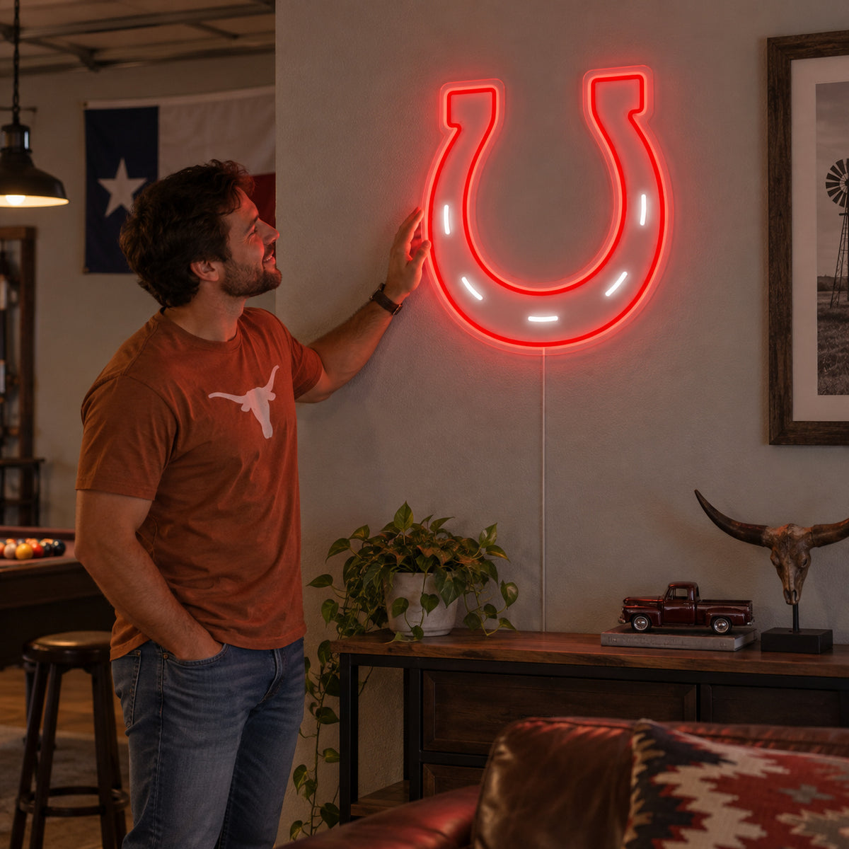 Lucky Horseshoe Rustic LED Neon Sign image 02