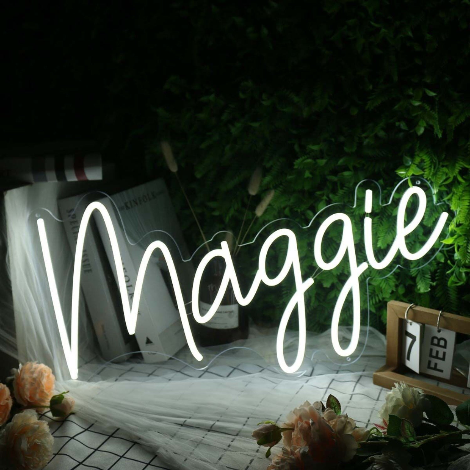 Maggie White Name Led Neon Sign - Shineneon