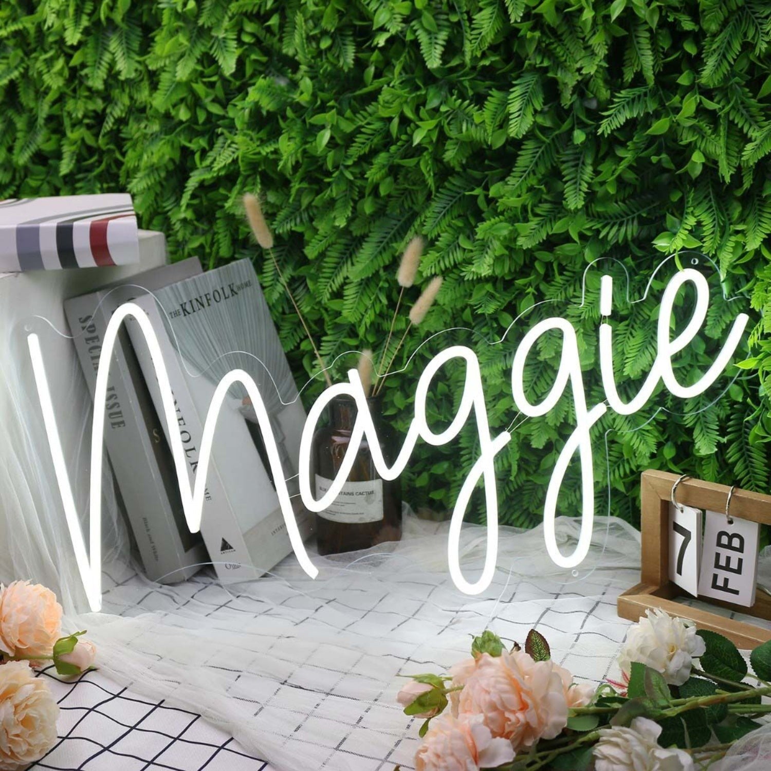 Maggie White Name Led Neon Sign - Shineneon