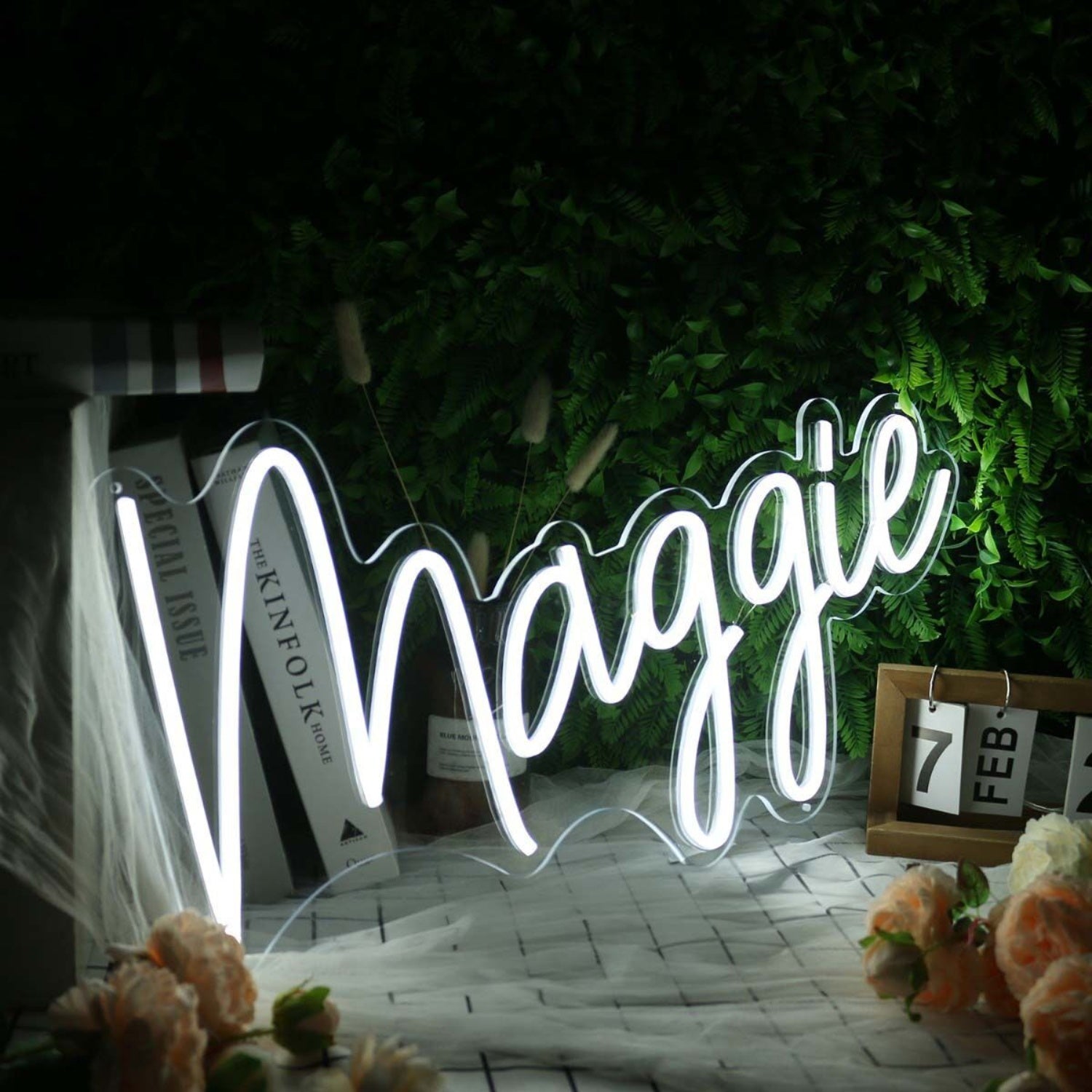 Maggie White Name Led Neon Sign - Shineneon