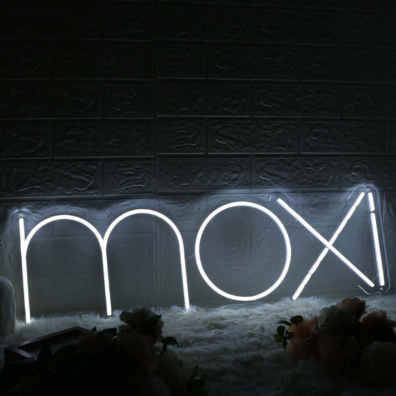 Moxi White Led Neon Sign - Shineneon