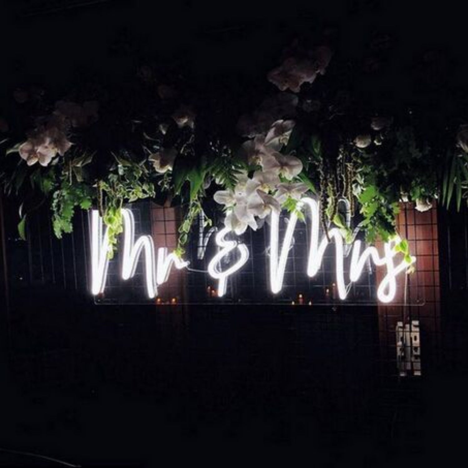 Mr Mrs Neon Sign Ideal For Wedding Celebrations | Shineneon
