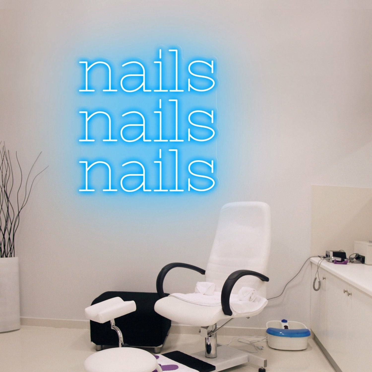 Nails Salon Add Elegance To Your Salon With Chic Neon | Shineneon