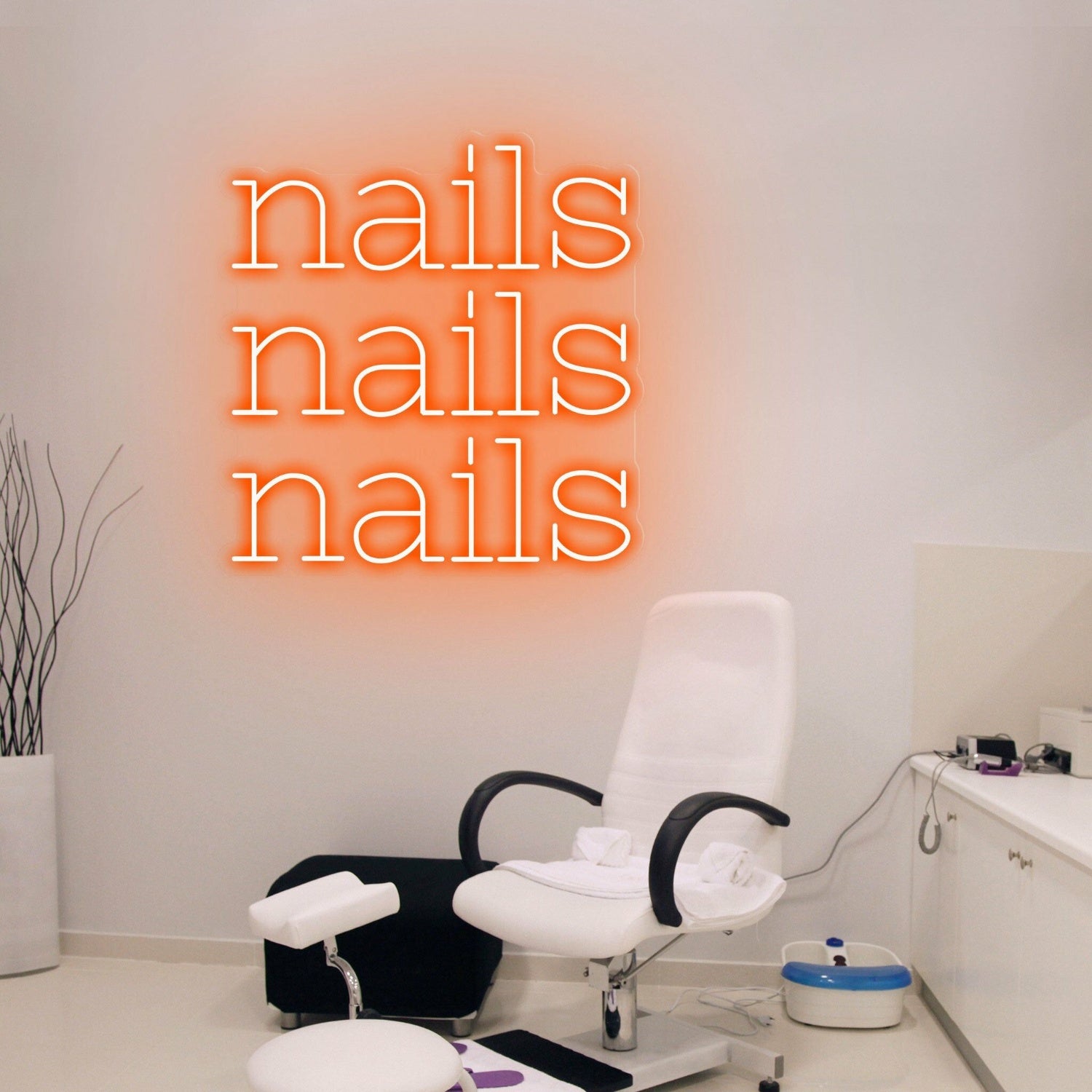 Nails Salon Add Elegance To Your Salon With Chic Neon | Shineneon
