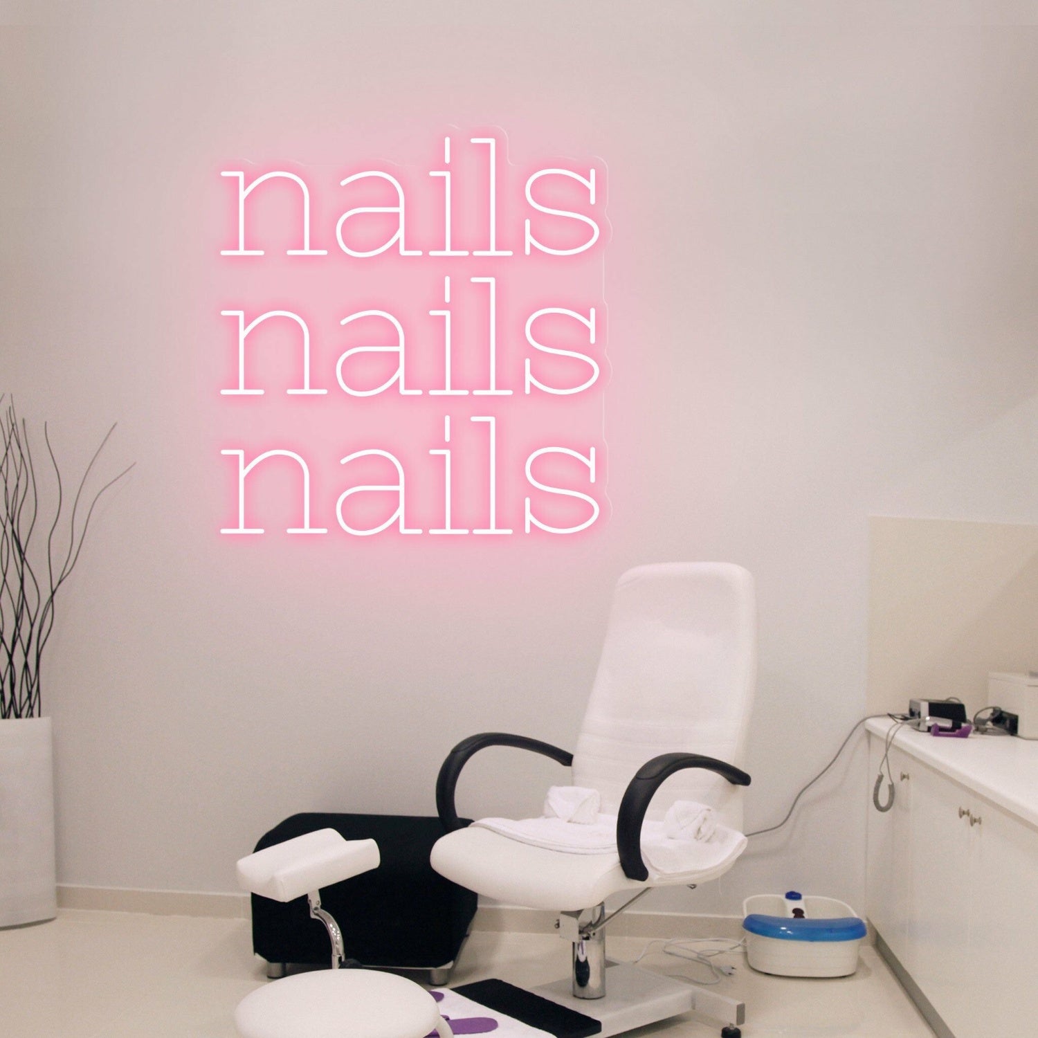 Nails Salon Add Elegance To Your Salon With Chic Neon | Shineneon