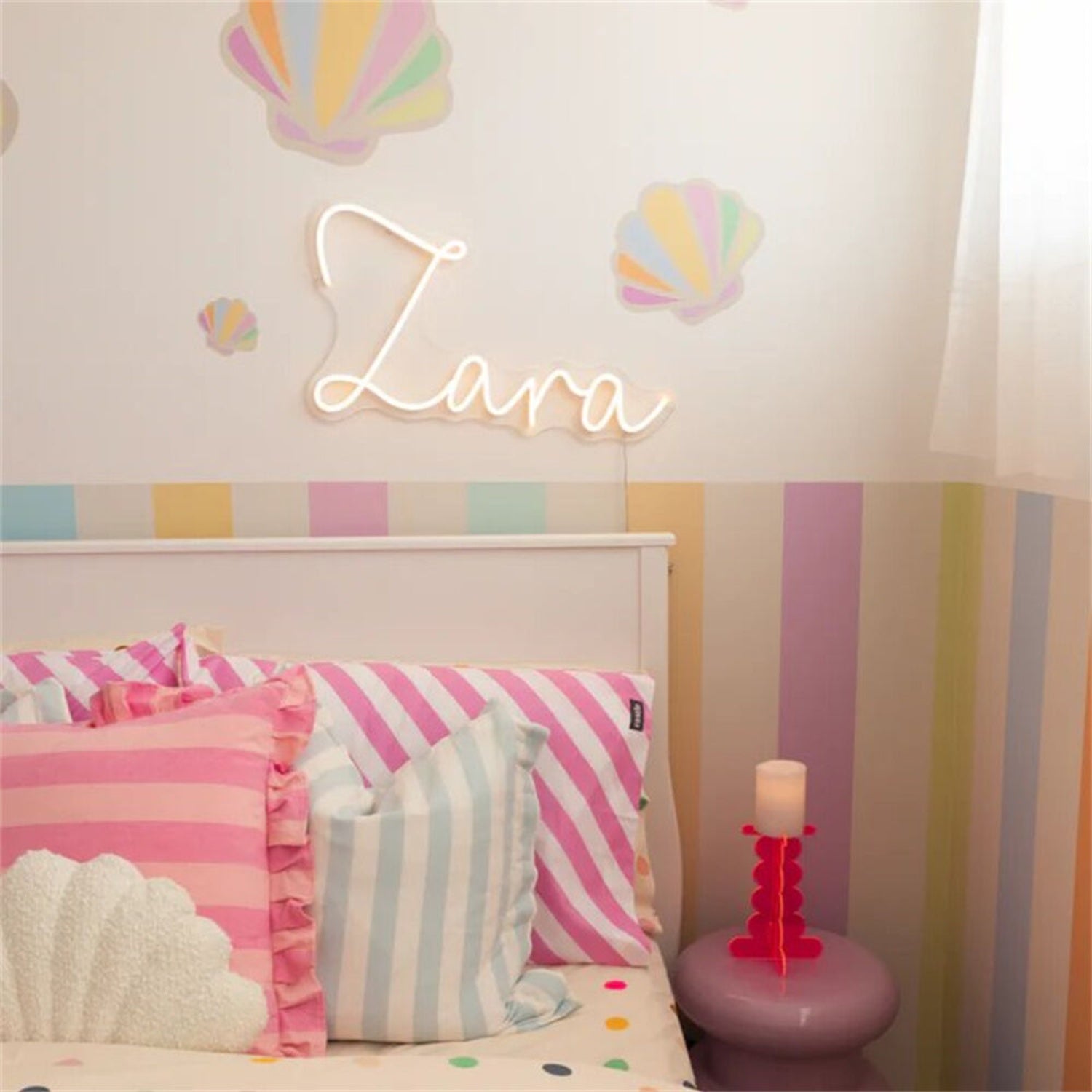 Party Settings Led Neon Name Lara With Heart Led Neon Sign | Shineneon