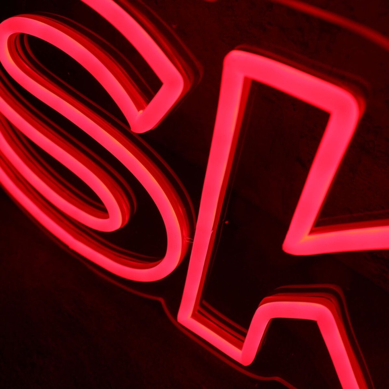 Skelto Red Noen Sign | Shineneon