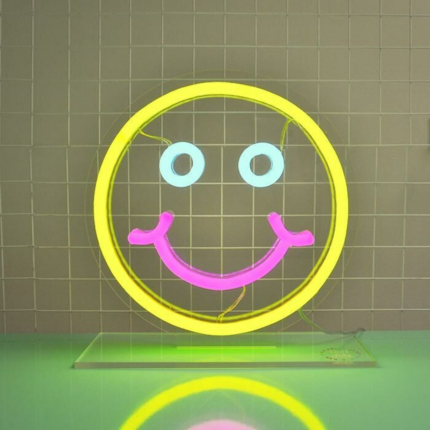Smiley Face Table Top Led Neon Sign Adds Fun To Kids Rooms | Shineneon