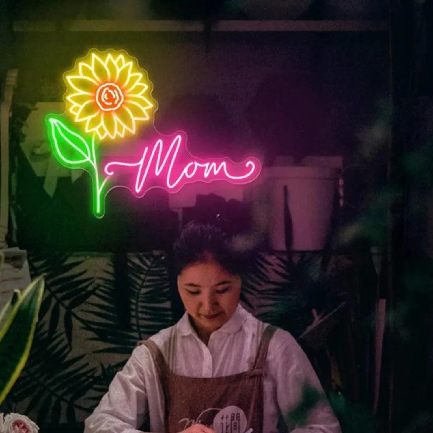 Sunflower Mom Led Neon Sign Vibrant Floral Indoor Decor For Mothers Day | Shineneon