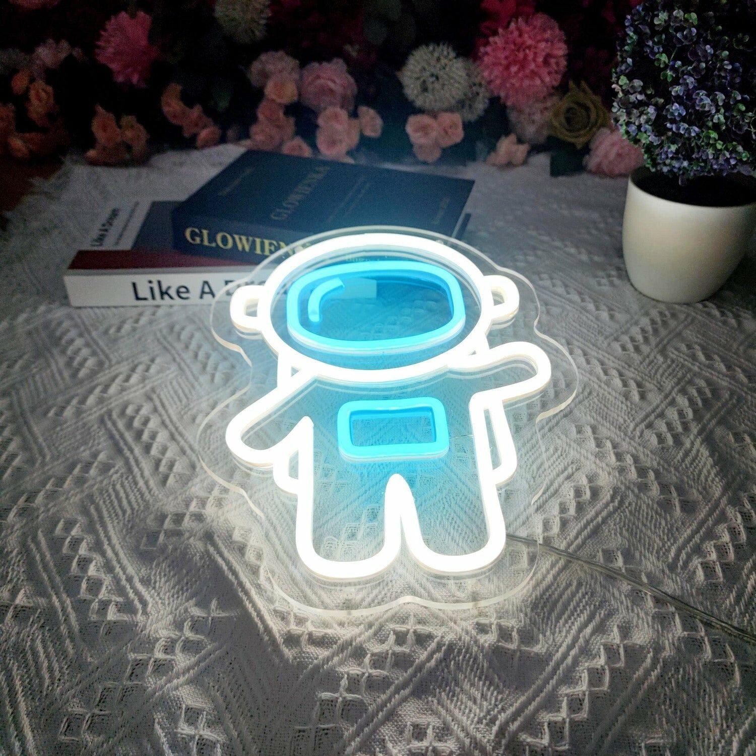 Waving Astronaut Cute Space Led Neon Sign - Shineneon
