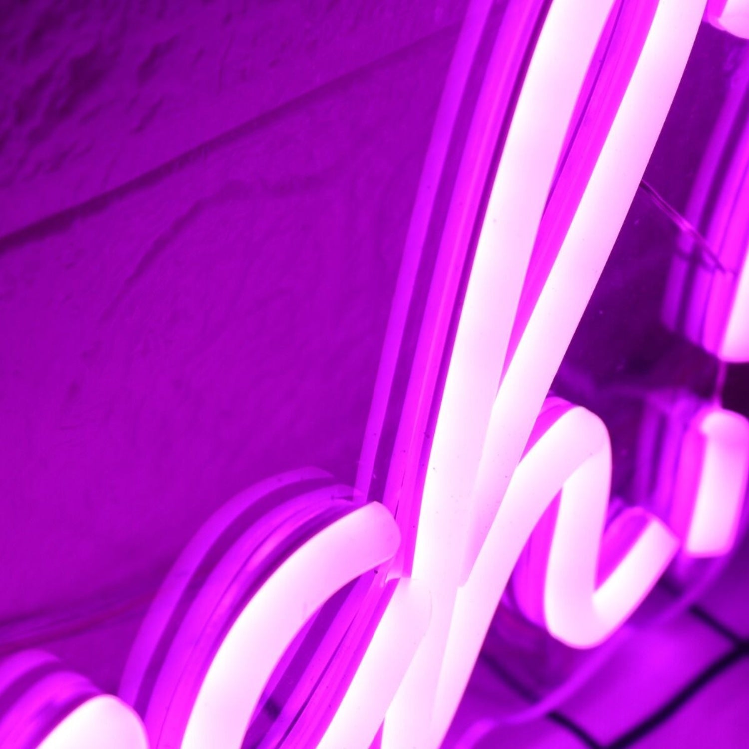 Who Am I The Beer Wench Pink Led Neon Sign - Shineneon