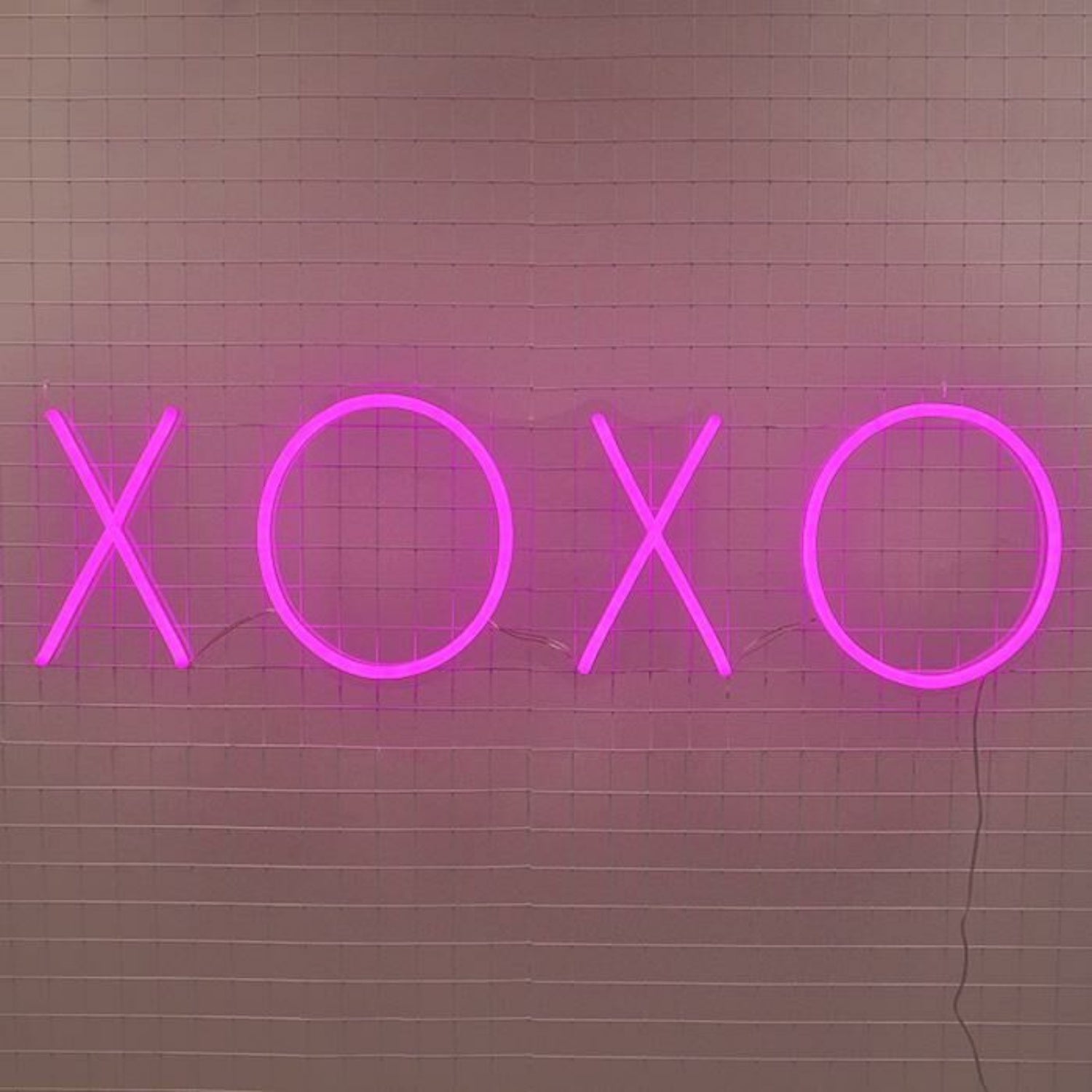 Xoxo Neon Sign Adds Romance To Love-Themed Spaces | Shineneon