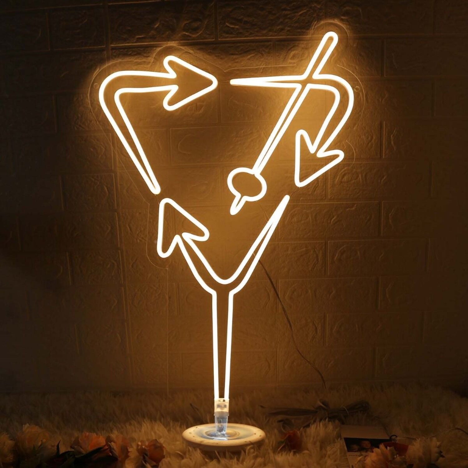 Arrow Cocktails Yellow Neon Sign | Shineneon