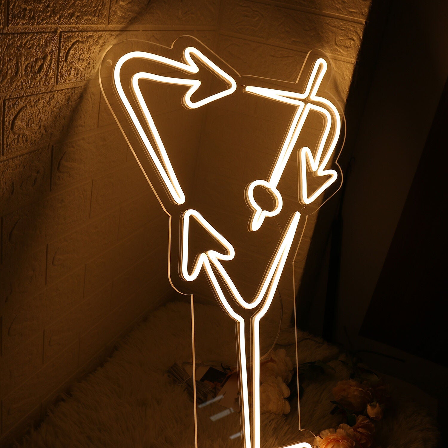 Arrow Cocktails Yellow Neon Sign | Shineneon