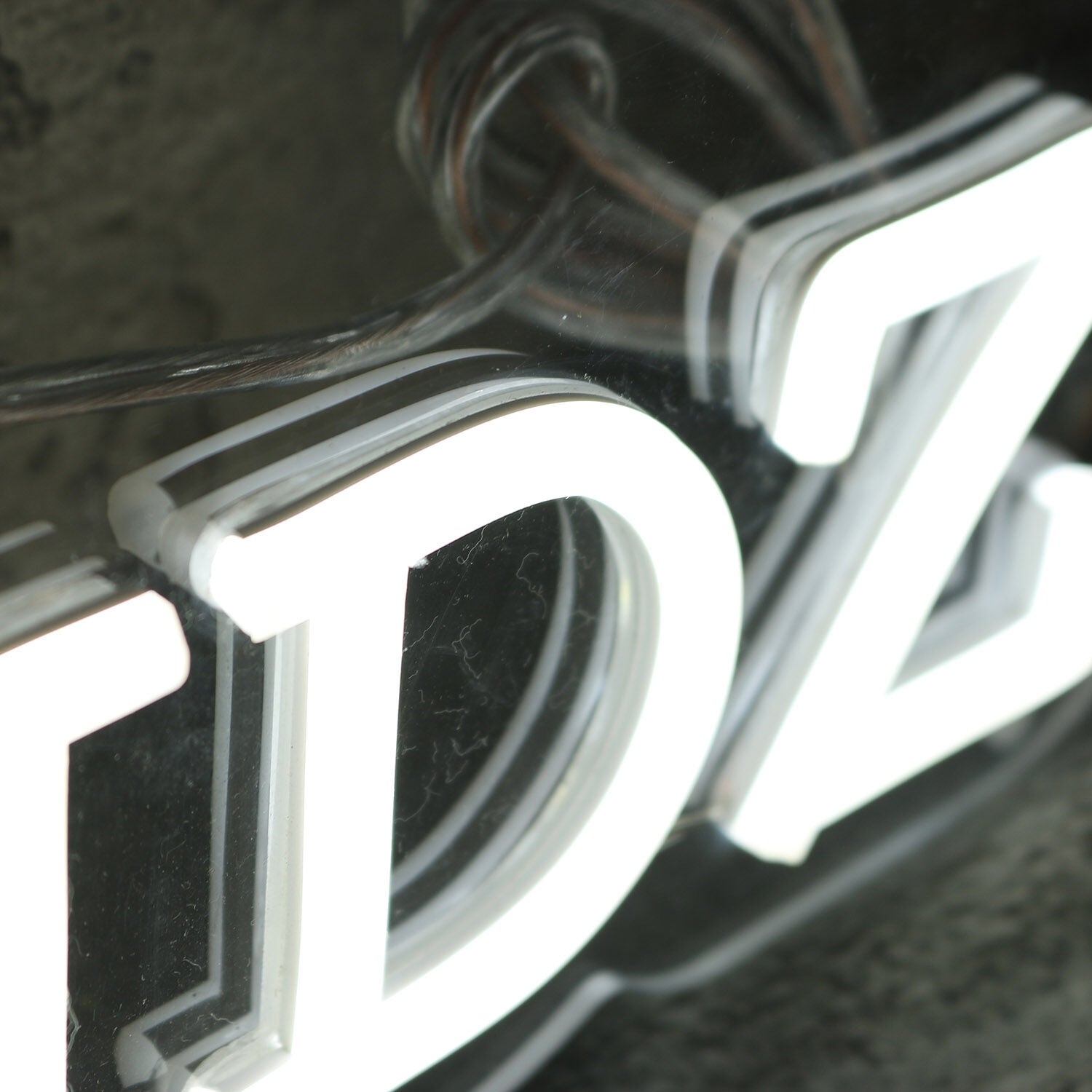 Bossed Up Braidz White Neon Sign | Shineneon