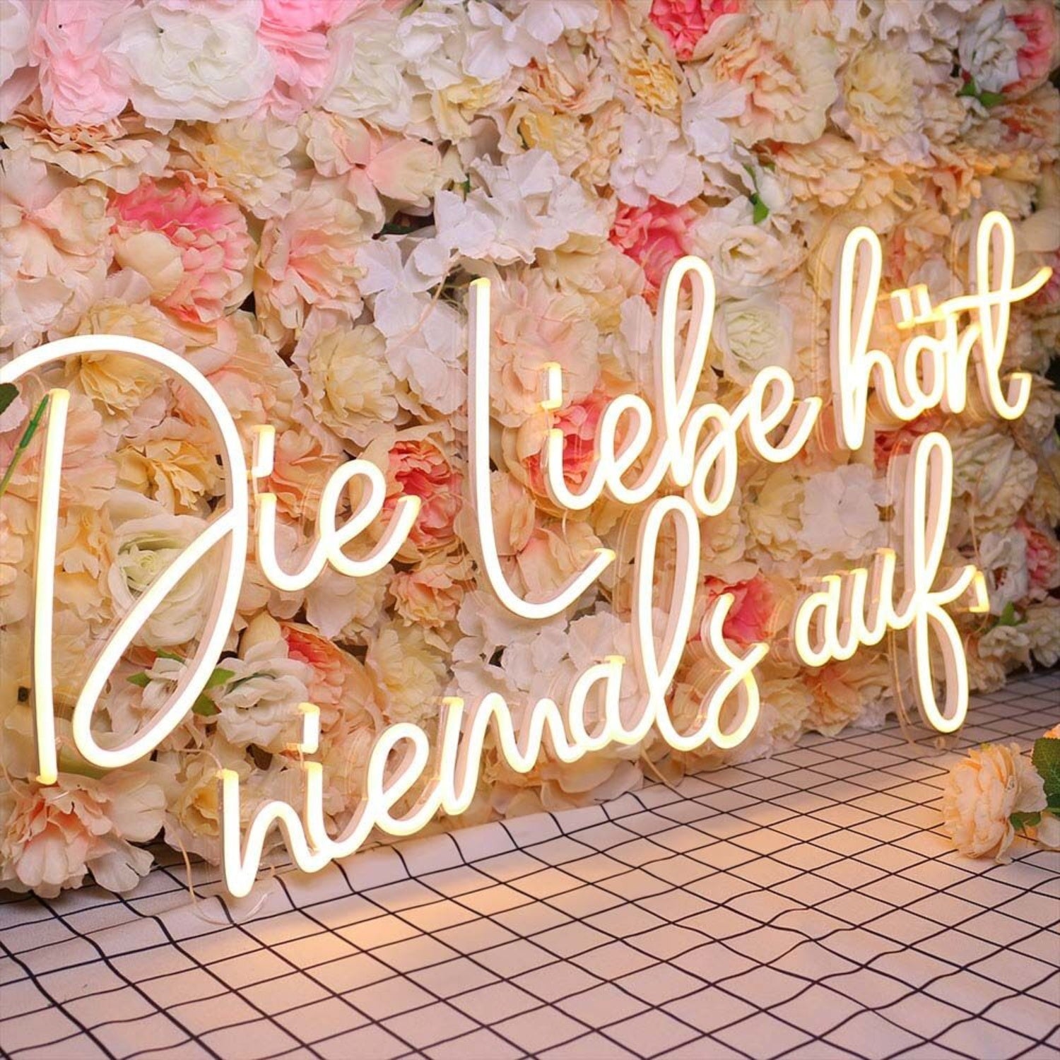 Die Liebe Hort Niemals Auf Led Neon Sign - Shineneon
