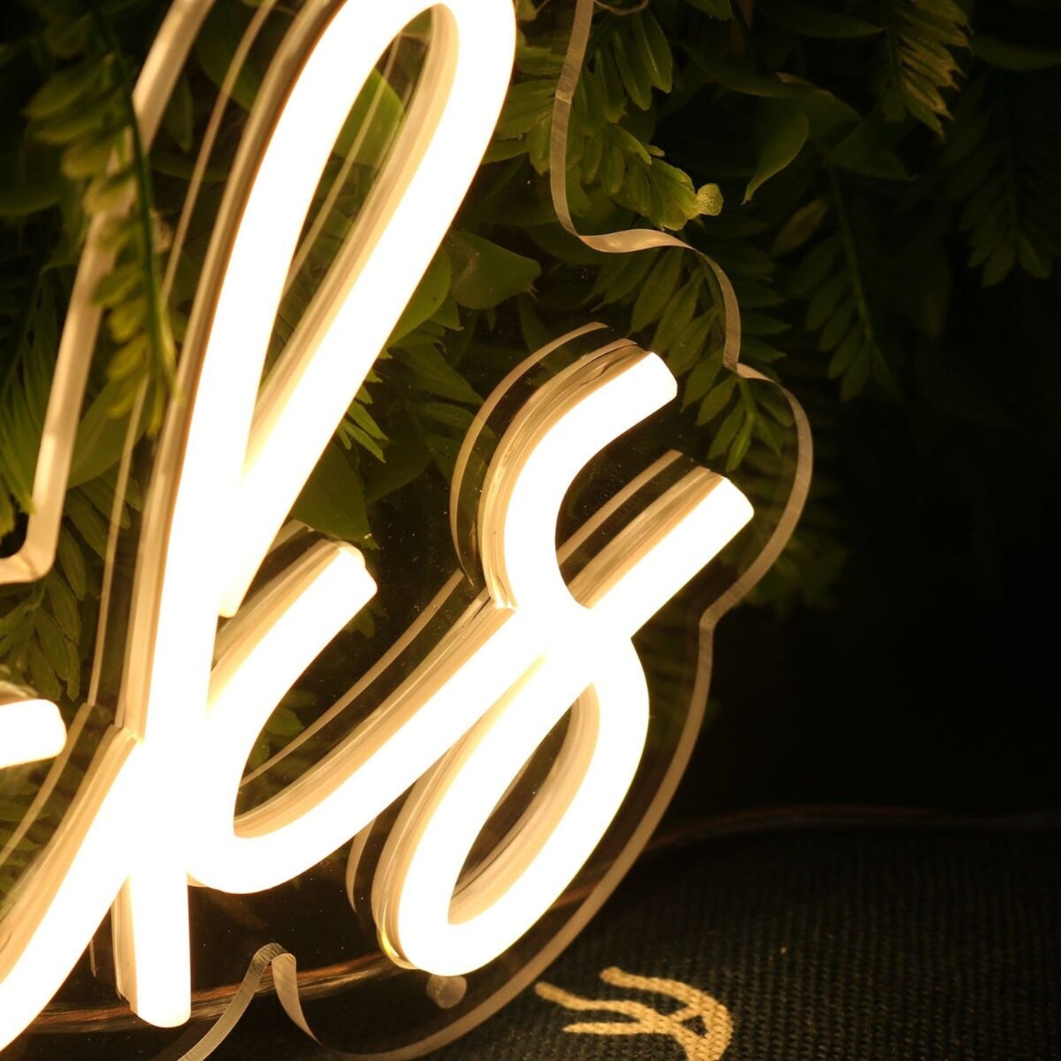 Eat Snacks Yellow Led Neon Sign Ffood Lovers And Fun Spaces - Shineneon