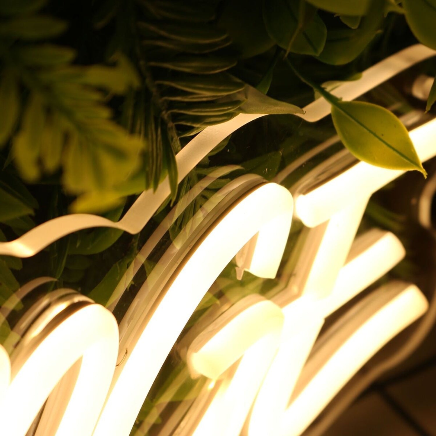 Gg Lash Lounge Yellow Led Neon Sign - Shineneon