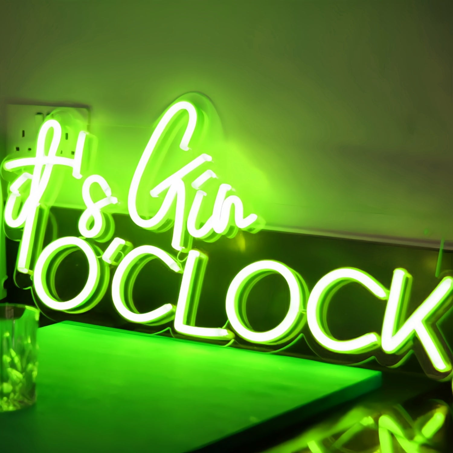 Gin Oclock Light Up Your Room With The Timeless Elegance Of Gin | Shineneon