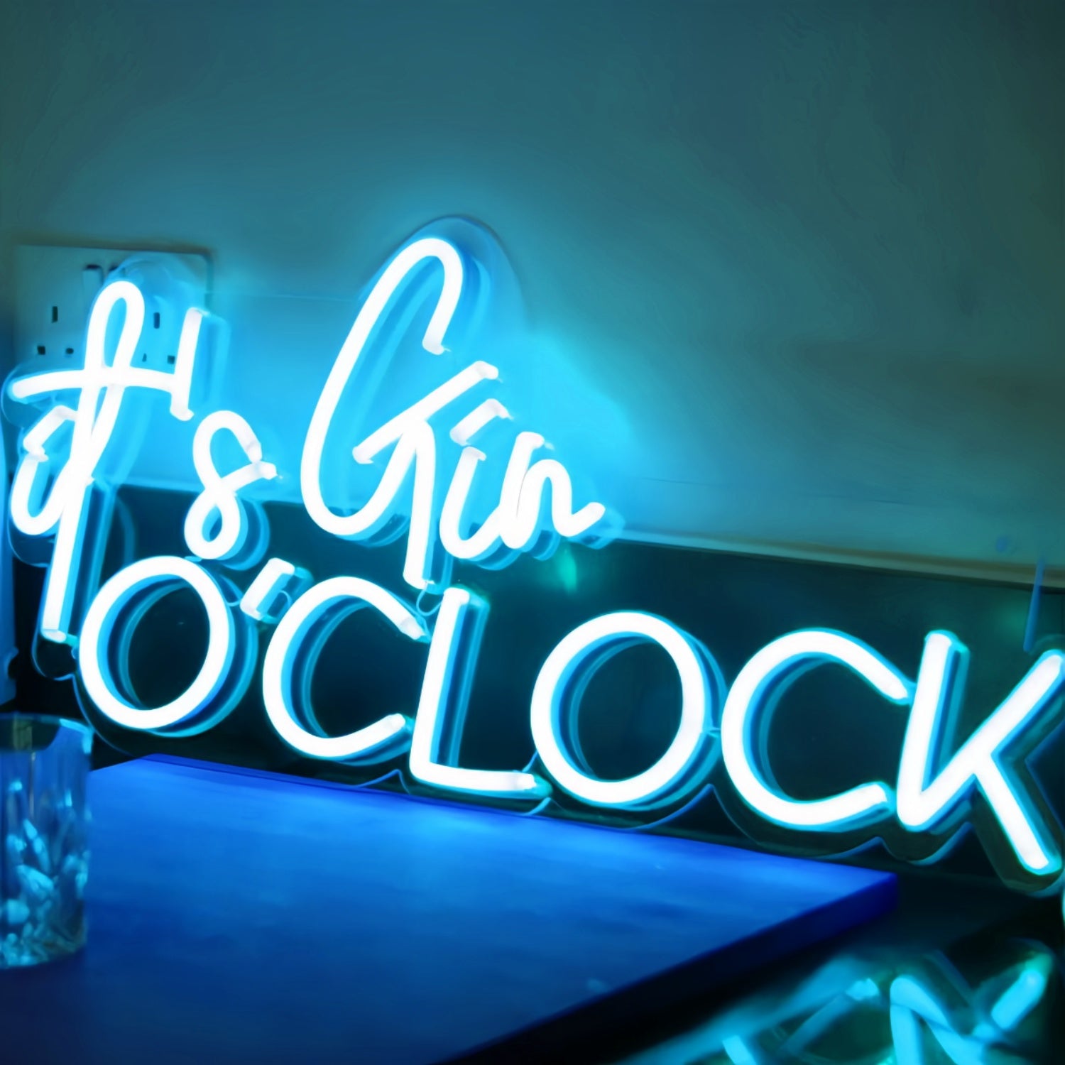 Gin Oclock Light Up Your Room With The Timeless Elegance Of Gin | Shineneon