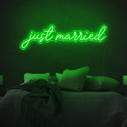 Glowing Green Just Married Led Neon Sign Romantic Bedroom Decor | Shineneon
