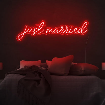 Glowing Green Just Married Led Neon Sign Romantic Bedroom Decor | Shineneon