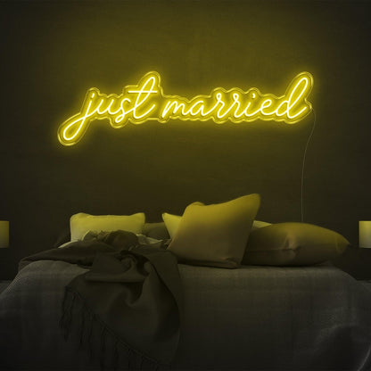 Glowing Green Just Married Led Neon Sign Romantic Bedroom Decor | Shineneon