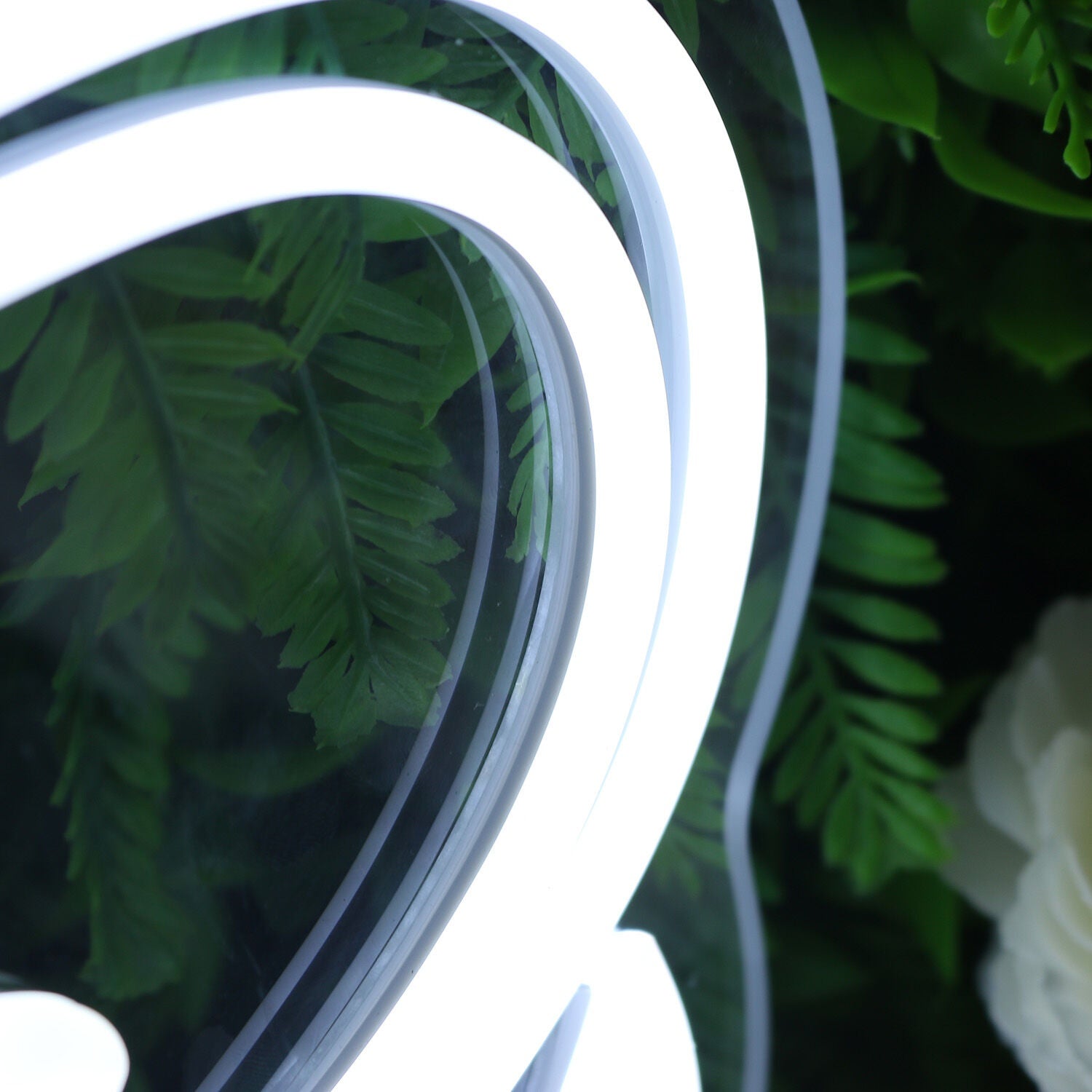 High Detailed Bee White Led Neon Sign - Shineneon