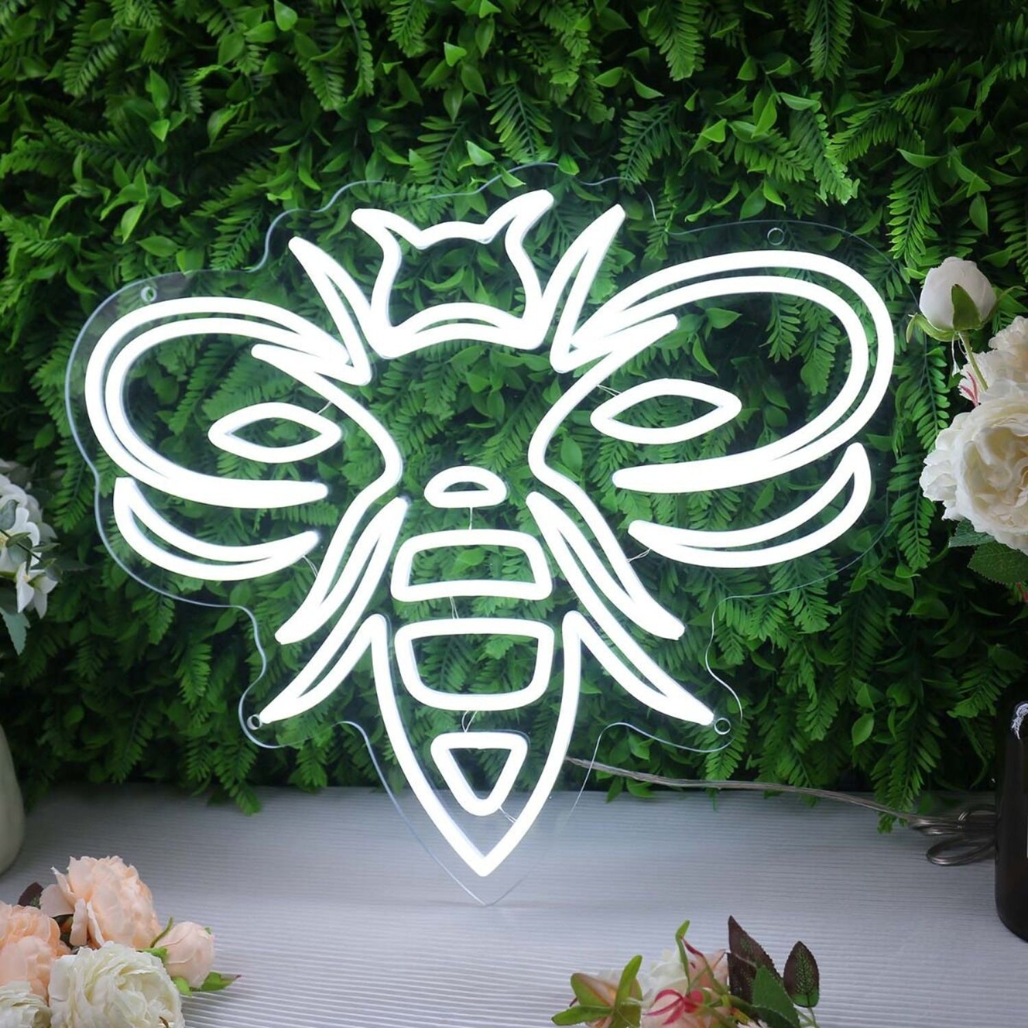 High Detailed Bee White Led Neon Sign - Shineneon
