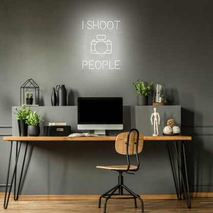 I Shoot People Photographers Neon Tribute To Capturing Moments - Shineneon
