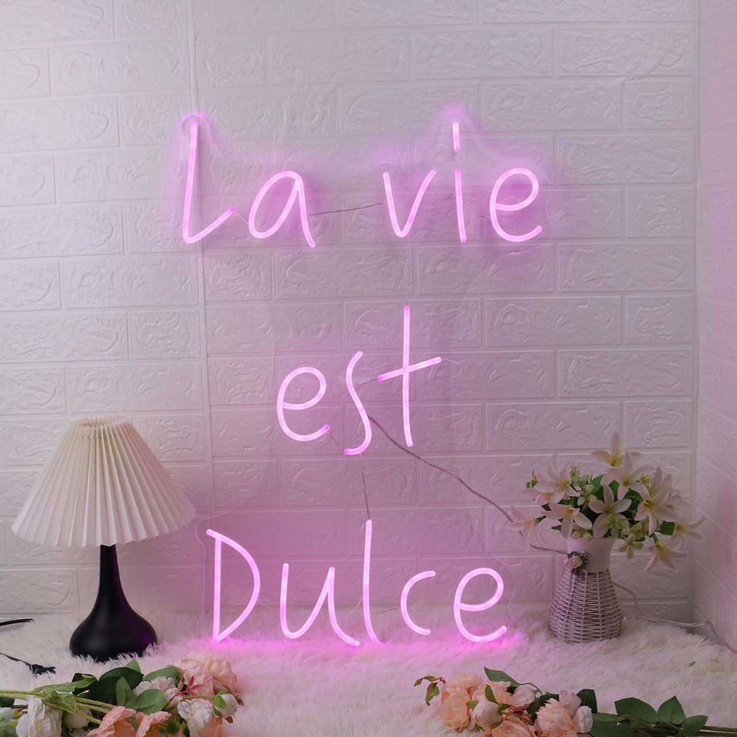La Vie Est Dulce Purple Neon Sign | Shineneon