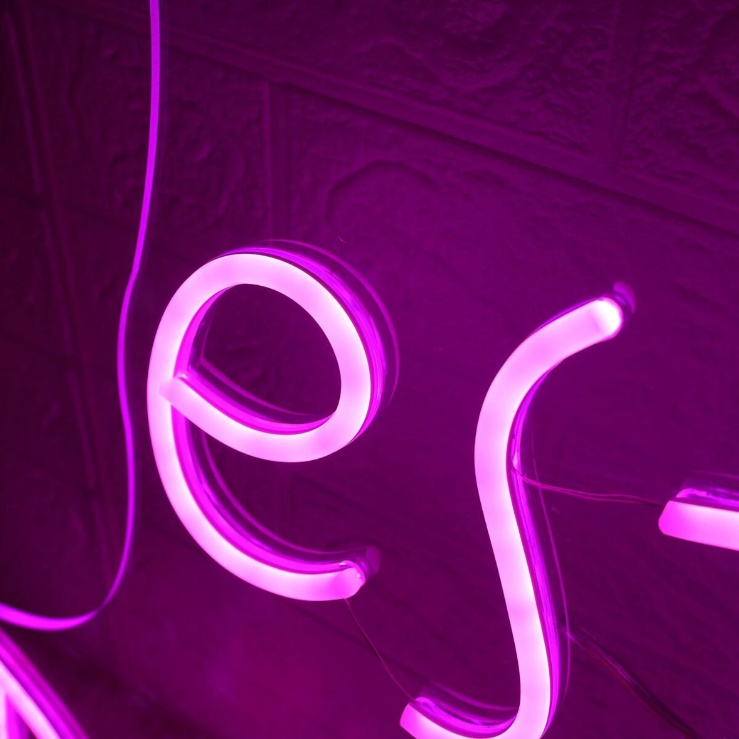 La Vie Est Dulce Purple Neon Sign | Shineneon