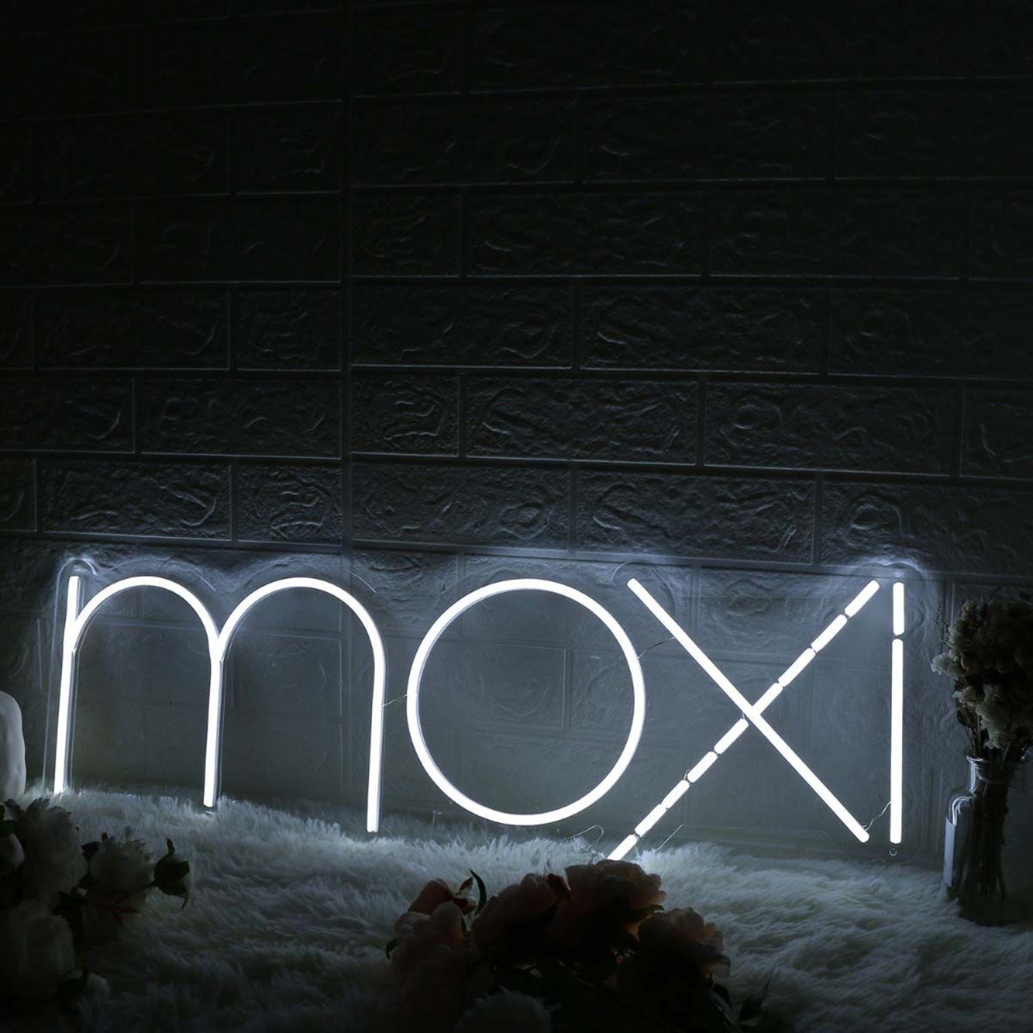 Moxi White Led Neon Sign - Shineneon