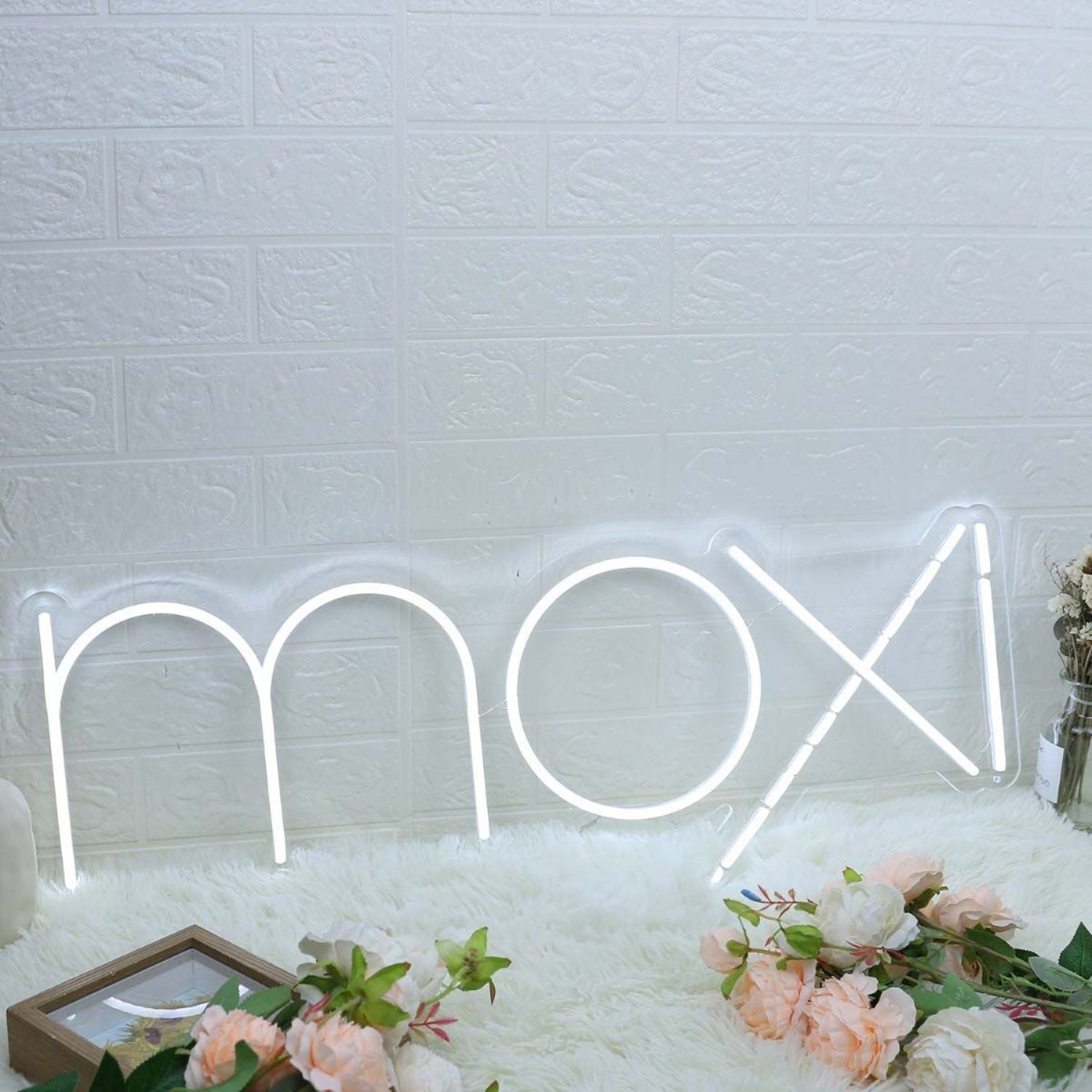 Moxi White Led Neon Sign - Shineneon