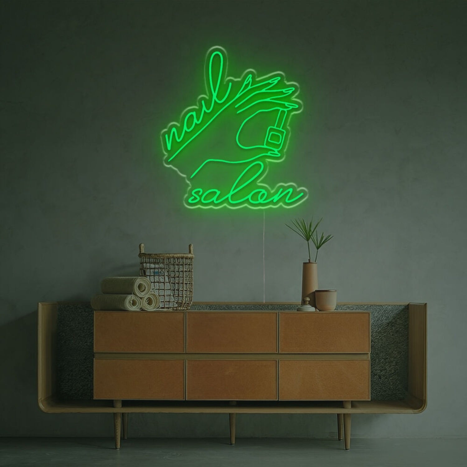 Nail Salon With Holding A Polish Led Neon Sign | Shineneon