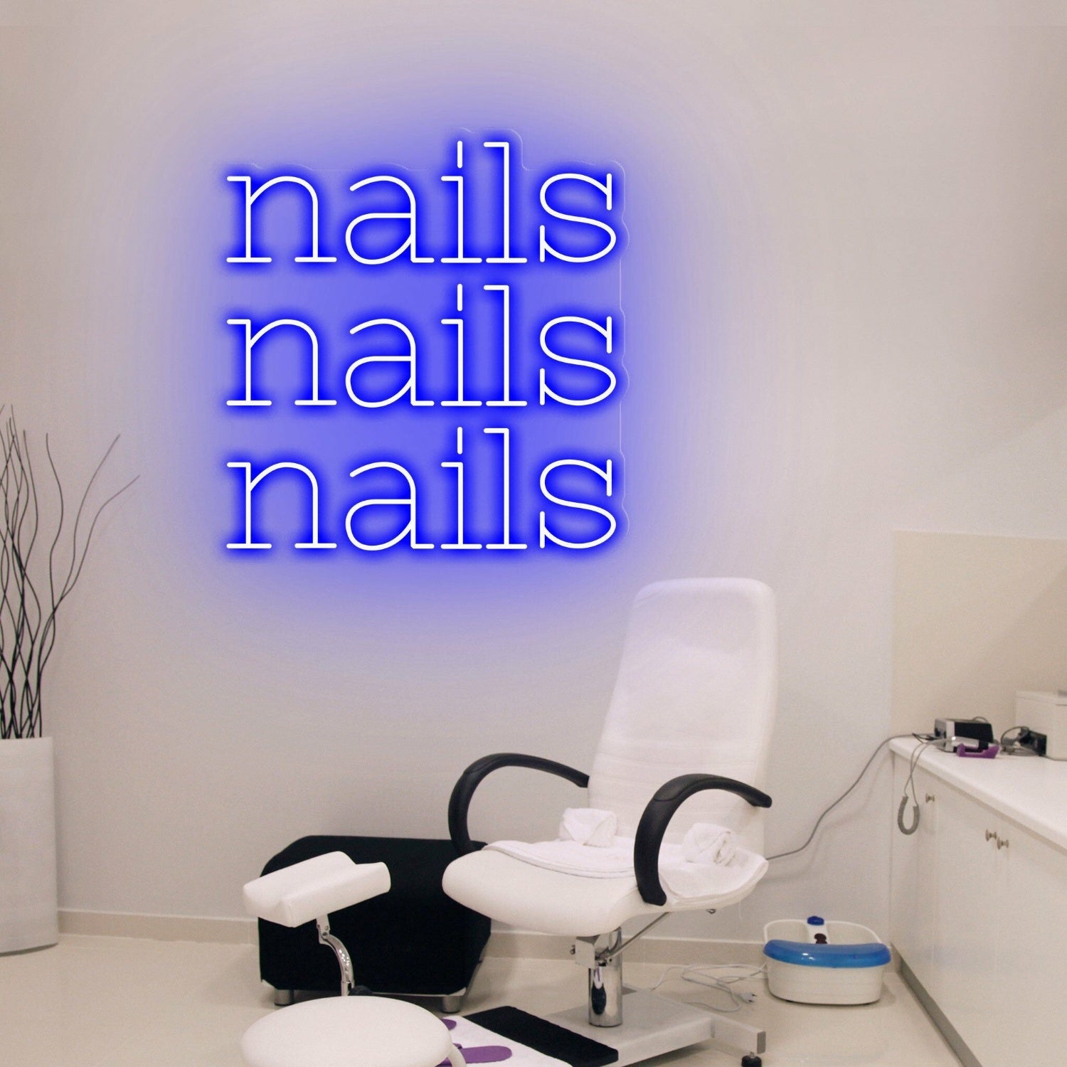 Nails Salon Add Elegance To Your Salon With Chic Neon | Shineneon