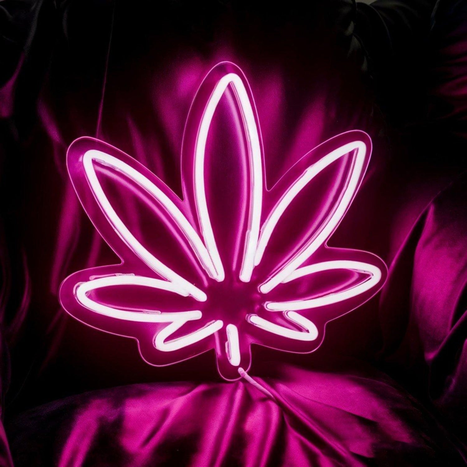 Purple-Pink Cannabis Leaf Led Neon Sign For Trendy Home Bar Decor | Shineneon