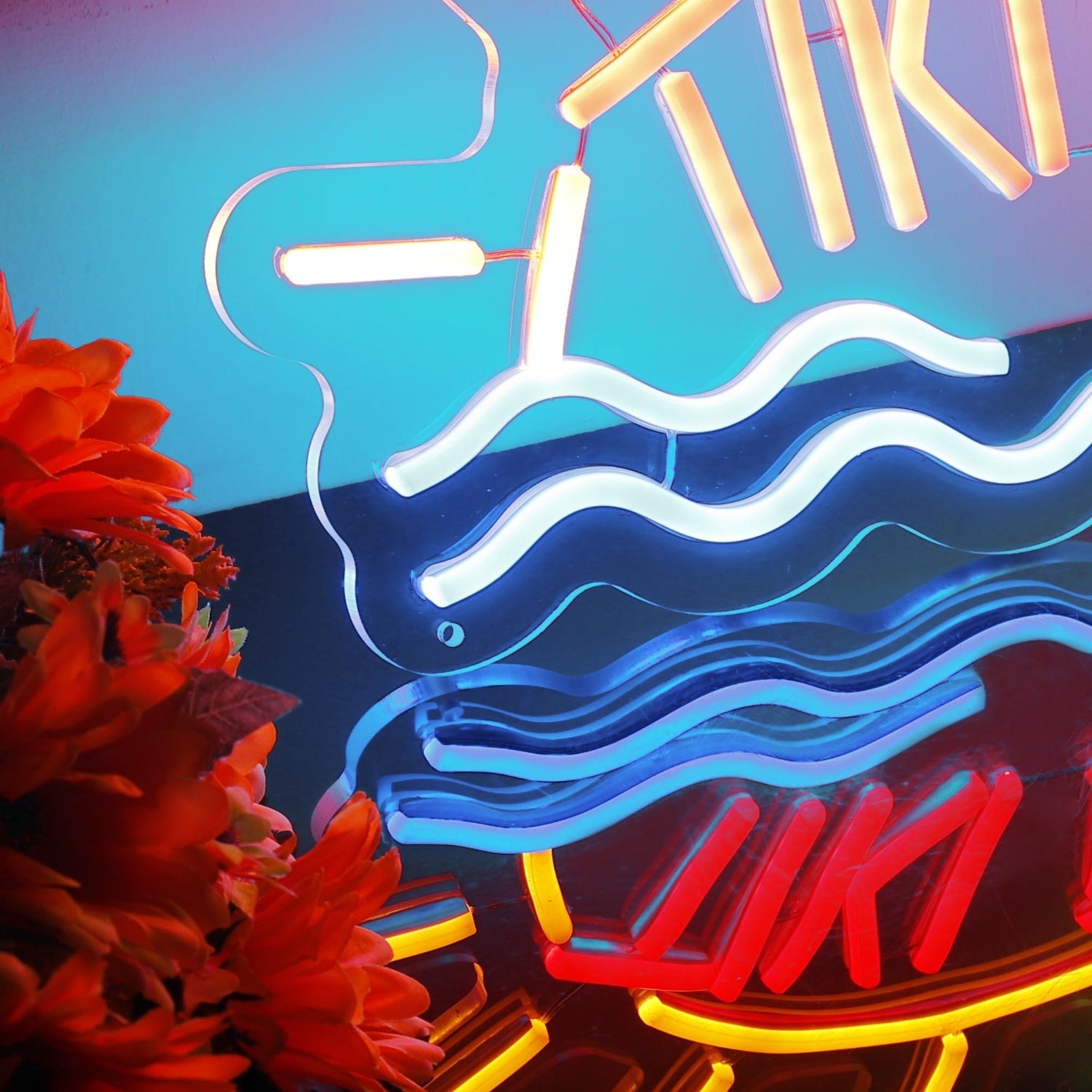 Tiki Bar Tropical Beach Led Neon Sign With Sun Palm Waves For Bars Restaurants | Shineneon