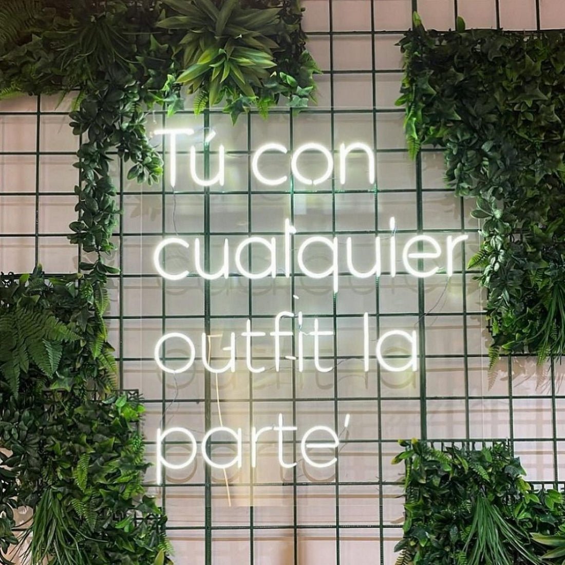 Tu Con Cualquier Outfit La Parte Spanish Led Sign Business Neon Sign - Shineneon